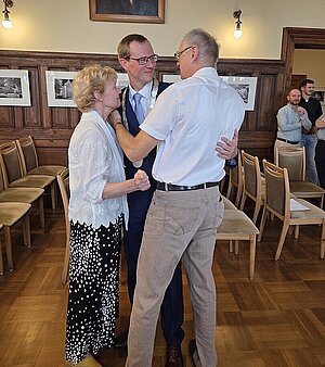 Die Eltern von unserem neuen Bürgermeister Robert Straßburg gratulieren ihrem Sohn
