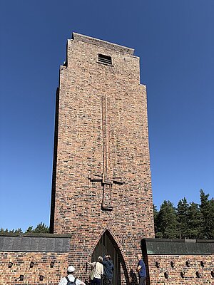 Das Ehrenmal in den Teterower Heidbergen